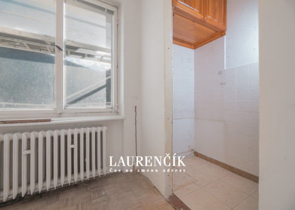 REZERVOVANÉ | 1-izbový byt v Trenčianskych Tepliciach s investičným potenciálom