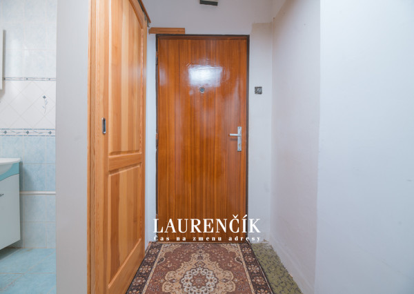 REZERVOVANÉ | 1-izbový byt v Trenčianskych Tepliciach s investičným potenciálom