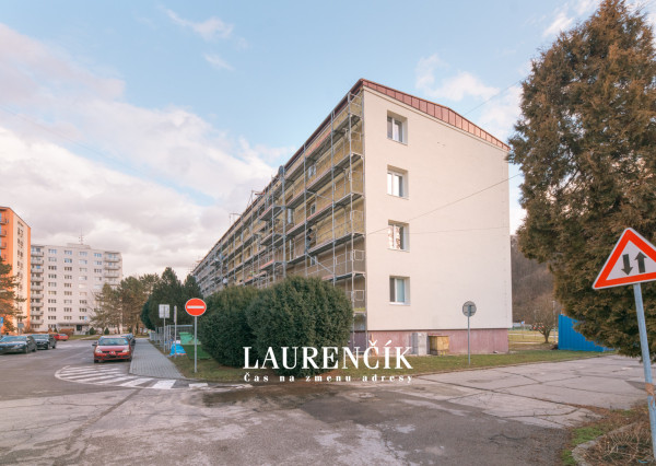REZERVOVANÉ | 1-izbový byt v Trenčianskych Tepliciach s investičným potenciálom