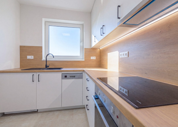 Na predaj zrekonštruovaný 3-izbový byt v obci Malcov