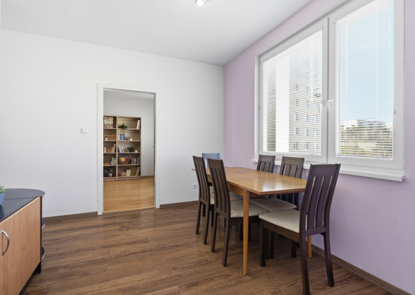 Na predaj slnečný 3,5-izbový byt v Nitre na sídlisku Klokočina