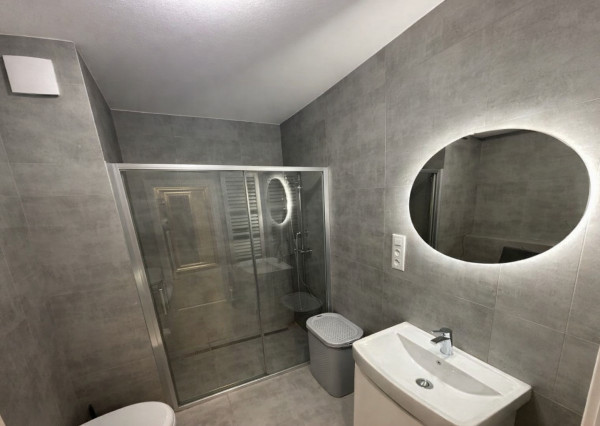 Na prenájom moderný 2-izbový byt v Trenčíne – Halalovka