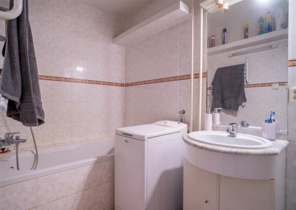 Na predaj priestranný 3-izbový byt s loggiou v centre Stupavy