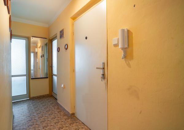 Na predaj priestranný 3-izbový byt s loggiou v centre Stupavy