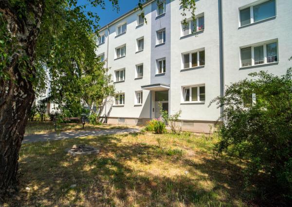 Na predaj priestranný 3-izbový byt s loggiou v centre Stupavy