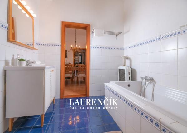 NA PREDAJ | UNIKÁTNY RODINNÝ DOM V CENTRE TRENČÍNA