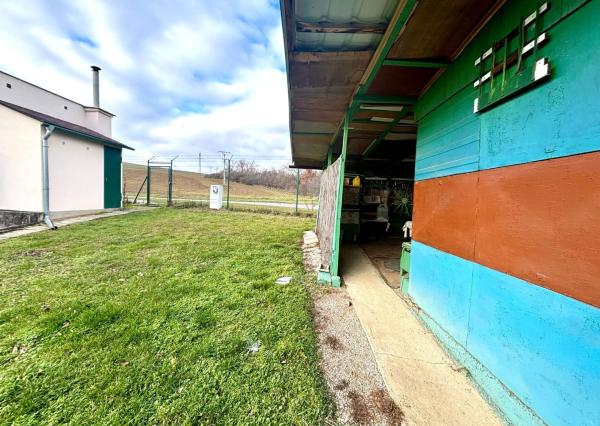 Exkluzívne na predaj  záhrada s chatkou v Bánovciach n/B