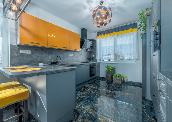 Na predaj rodinný dom s bazénom v obci Macov