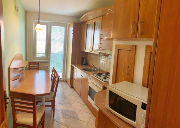 Na prenájom 2-izbový byt v centre Bánoviec nad Bebravou