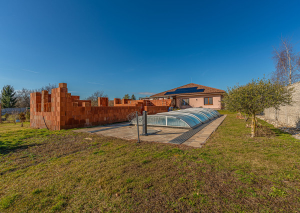 Na predaj rodinný dom s možnosťou ďalšej výstavby v Macove