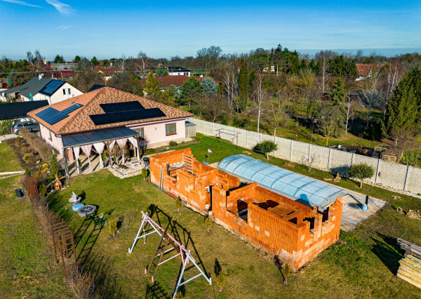 Na predaj rodinný dom s možnosťou ďalšej výstavby v Macove