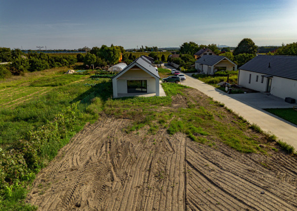 Na predaj moderný 4-izbový rodinný dom v Šoporni