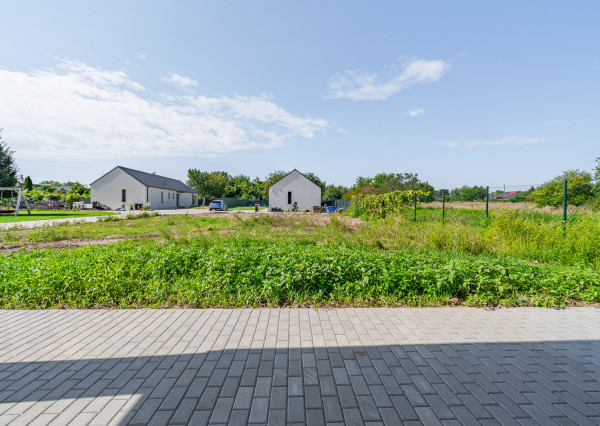 Na predaj moderný 4-izbový rodinný dom v Šoporni