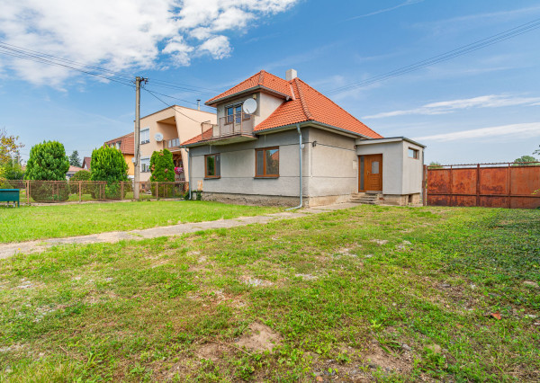 Na predaj zrekonštruovaný rodinný dom v Pate