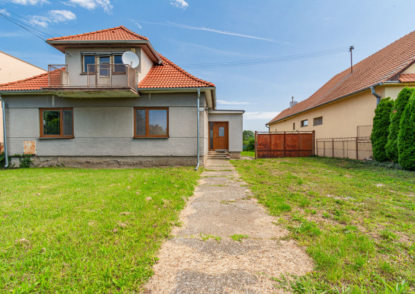 Na predaj zrekonštruovaný rodinný dom v Pate