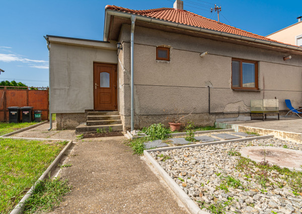 Na predaj zrekonštruovaný rodinný dom v Pate