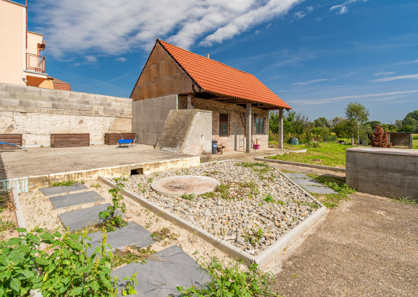 Na predaj zrekonštruovaný rodinný dom v Pate