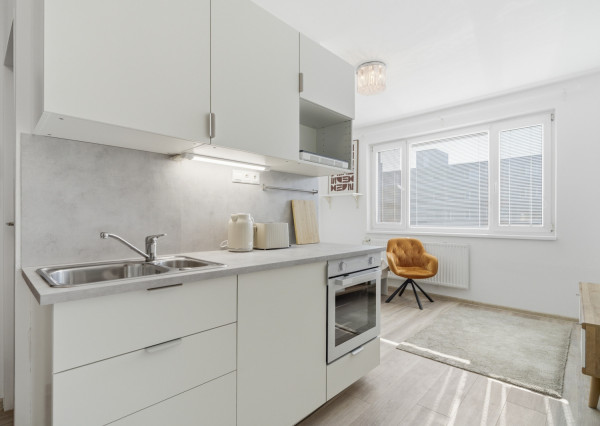 Na prenájom útulná garsónka v Bratislave - Vrakuňa