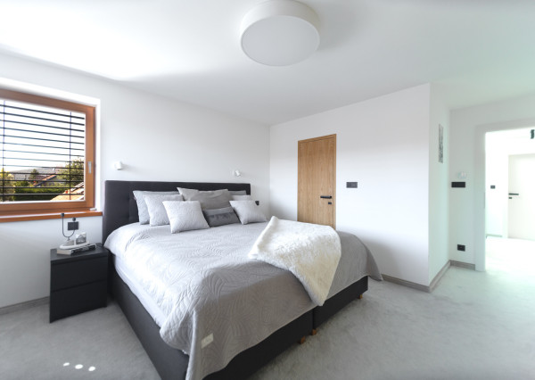 Na predaj vila s okrasnou záhradou a bazénom v Pezinku