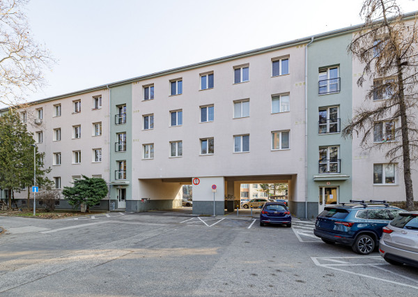 Na prenájom 3-izbový byt v atraktívnej lokalite Ružinova