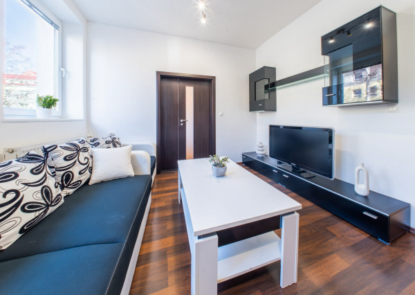 Na prenájom zariadený 2-izbový byt s parkovaním v Poprade