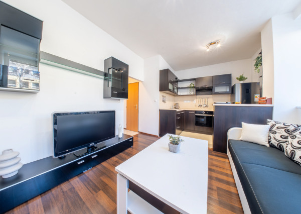 Na prenájom zariadený 2-izbový byt s parkovaním v Poprade