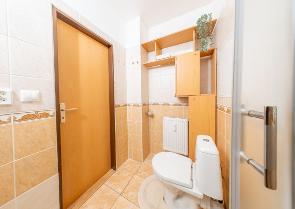 Na prenájom zariadený 2-izbový byt s parkovaním v Poprade