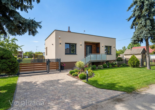 Na predaj rodinný dom s investičným potenciálom v Šuranoch