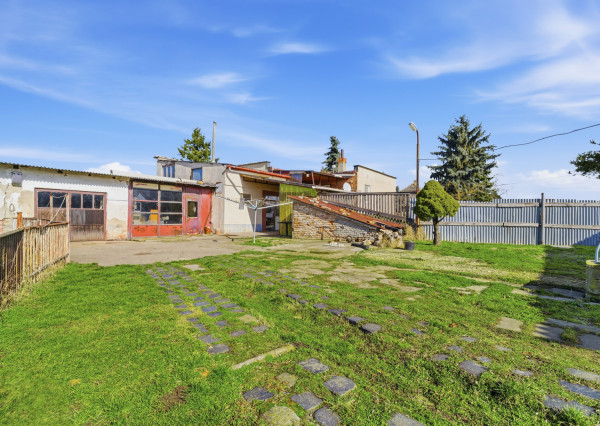 Na predaj rodinný dom s investičným potenciálom v Šuranoch