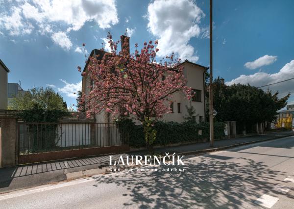 NA PREDAJ | UNIKÁTNY RODINNÝ DOM V CENTRE TRENČÍNA