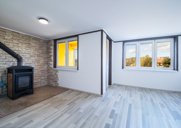 Na predaj veľkometrážny 3-izbový byt v Zákamennom