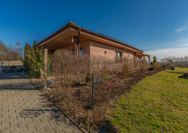 Na predaj rodinný dom s možnosťou ďalšej výstavby v Macove