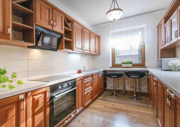 Na prenájom rodinný dom s garážou a terasou v centre Šamorína