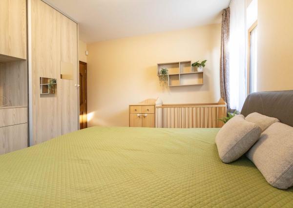 Na prenájom rodinný dom s garážou a terasou v centre Šamorína