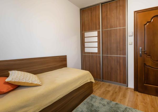 Na prenájom rodinný dom s garážou a terasou v centre Šamorína