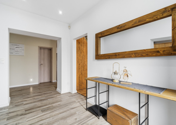 Na predaj moderný 4-izbový rodinný dom s bazénom v Bučanoch