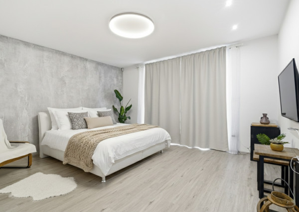 Na predaj moderný 4-izbový rodinný dom s bazénom v Bučanoch