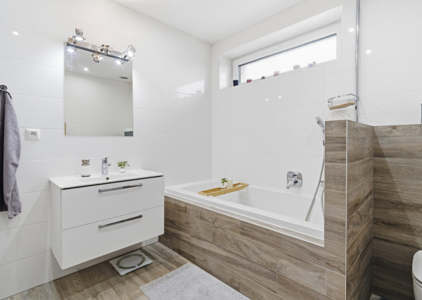 Na predaj moderný 4-izbový rodinný dom s bazénom v Bučanoch