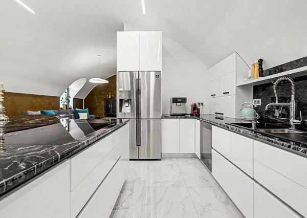 Na predaj polyfunkčný objem s luxusným rezidenčným podkrovím v Bratislave