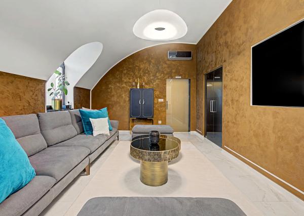 Na predaj polyfunkčný objem s luxusným rezidenčným podkrovím v Bratislave