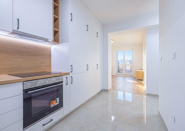 Na predaj zrekonštruovaný 3-izbový byt v obci Malcov