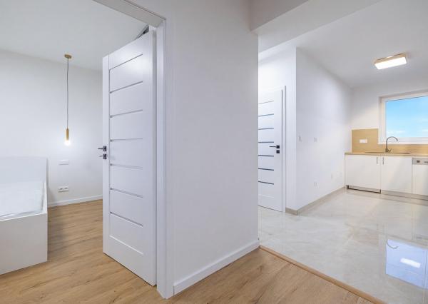 Na predaj zrekonštruovaný 3-izbový byt v obci Malcov