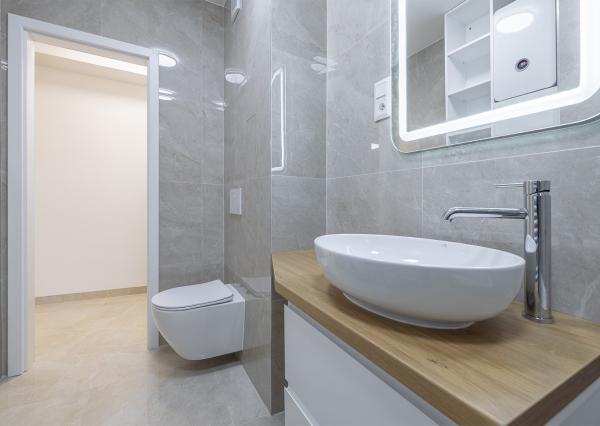 Na predaj zrekonštruovaný 3-izbový byt v obci Malcov