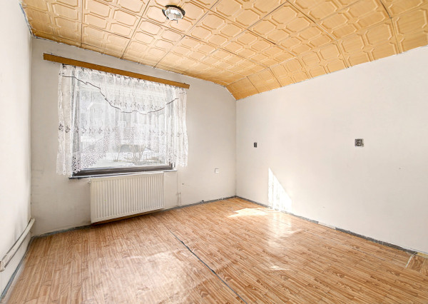 Na predaj rodinný dom s bazénom v obci Makov-Potok