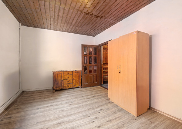 Na predaj rodinný dom s bazénom v obci Makov-Potok