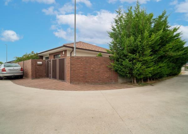 Na predaj 4-izbový rodinný dom v Galante