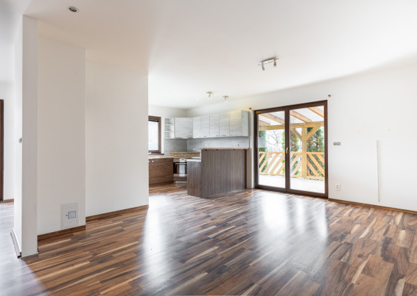 Na predaj 4-izbový dom s dvoma terasami v obci Horné Srnie