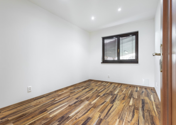 Na predaj 4-izbový dom s dvoma terasami v obci Horné Srnie