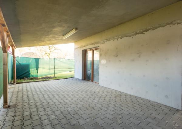 Na predaj 4-izbový dom s dvoma terasami v obci Horné Srnie