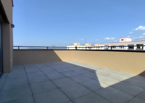 Na predaj 2-izbový byt s terasou v Bánovciach nad Bebravou